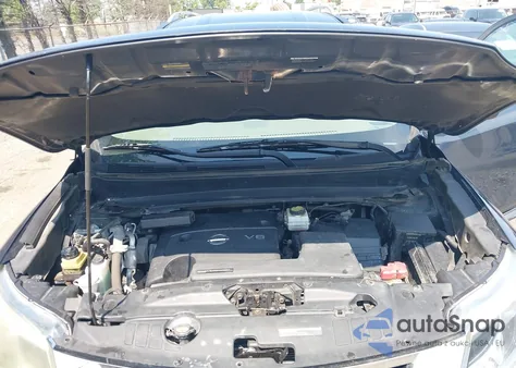 2015 Nissan Pathfinder S z USA, uszkodzony, nr VIN 5N1AR2MM1FC682747